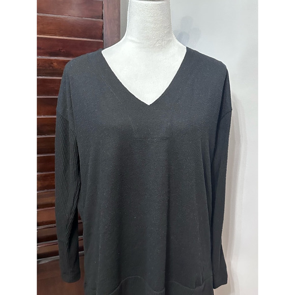 Vince Camuto Womens Casual Top Black Long Sleeve V Neck Knit M New - Picture 2 of 8